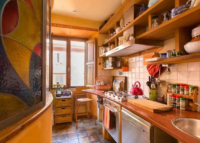 Charming Colosseum Apartment